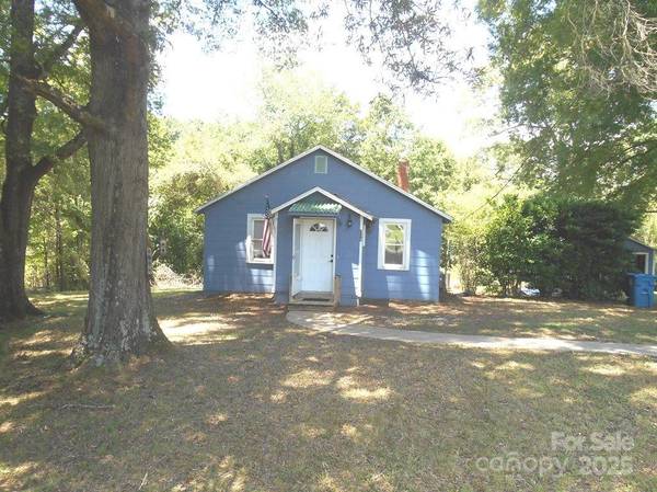 214 H ST, Statesville, NC 28677