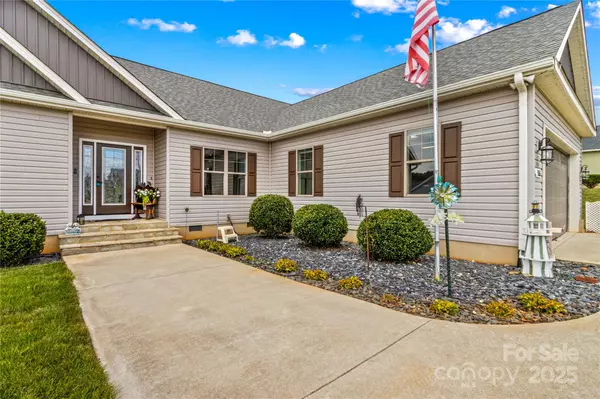 Statesville, NC 28625,155 Greythorn DR
