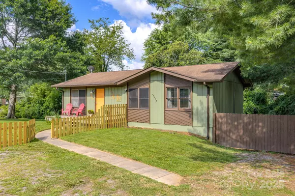 Waynesville, NC 28786,204 Oakdale RD