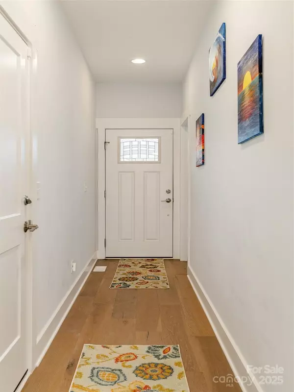 Asheville, NC 28805,37 Thornes LN