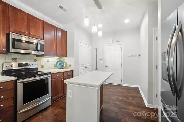 Charlotte, NC 28269,8323 Brookings DR