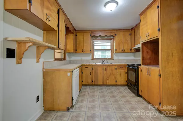 Gastonia, NC 28052,607 W 19th AVE