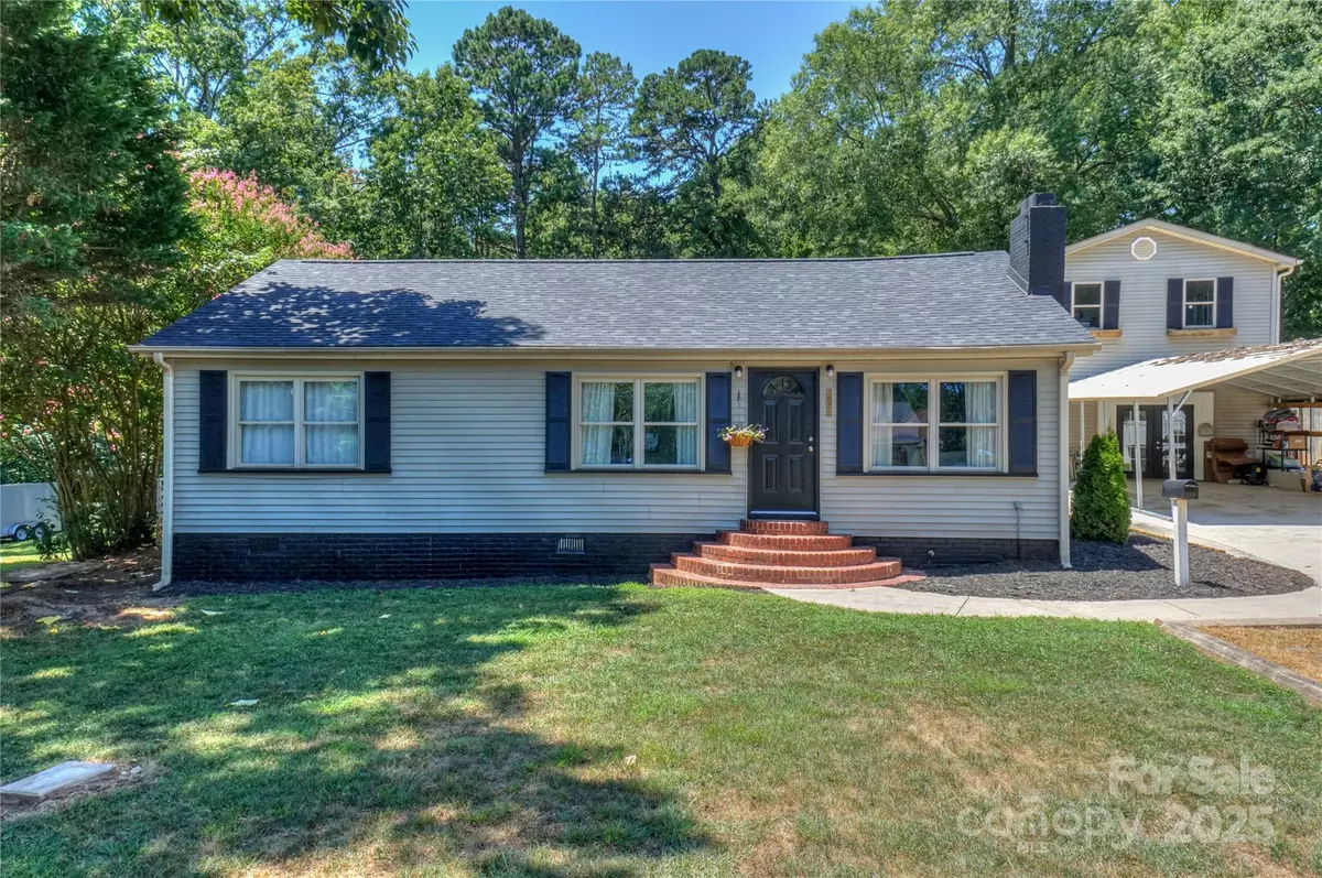 Mooresville, NC 28115,321 Cook ST