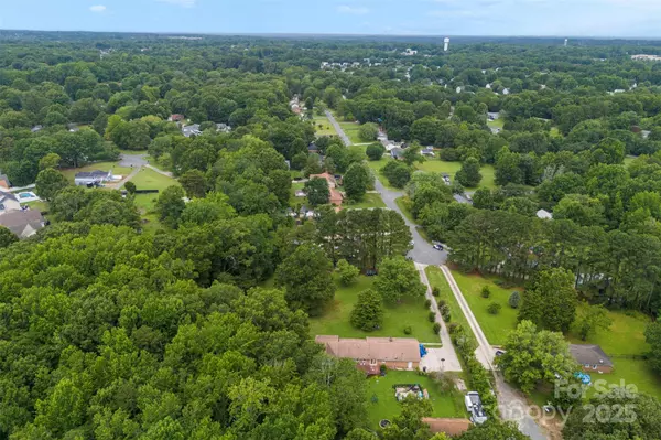 Matthews, NC 28104,724 Catawba CIR N