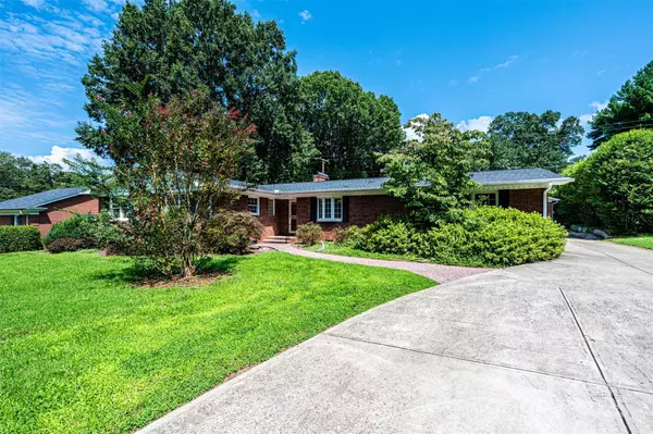 Hickory, NC 28601,44 32nd AVE NW