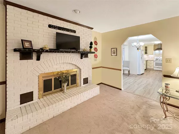 Hickory, NC 28601,3245 15th ST NE