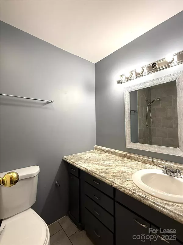 Charlotte, NC 28217,3900 Crestridge DR