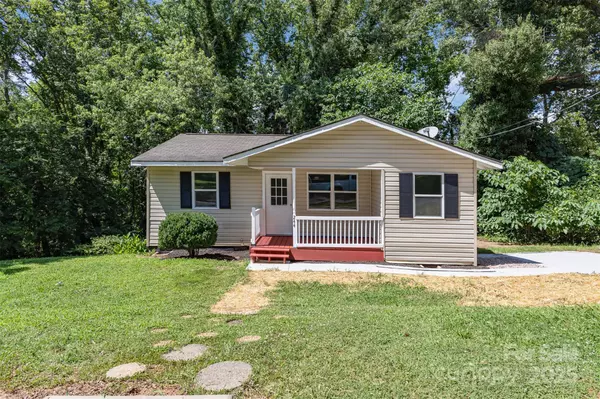 244 6TH AVE SW, Hickory, NC 28602