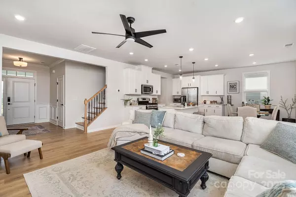 Charlotte, NC 28278,16018 River Tree LN