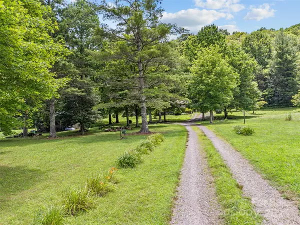 241 Upper Browns Creek RD, Burnsville, NC 28714