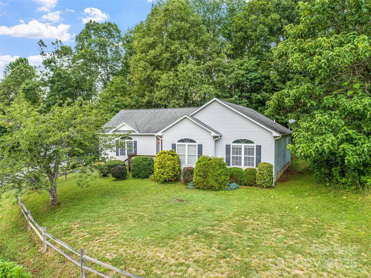 Burnsville, NC 28714,161 Blue Rock RD