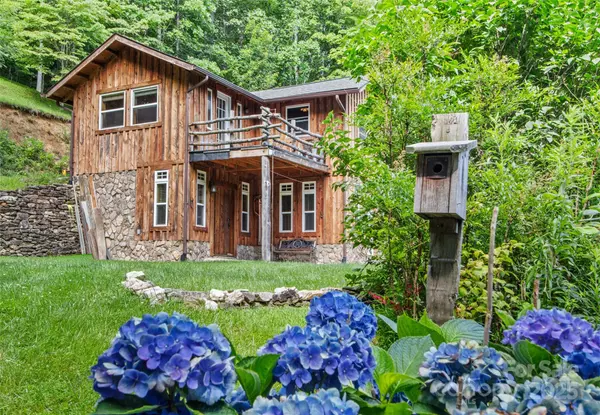 Burnsville, NC 28714,1222 Lotties Creek RD