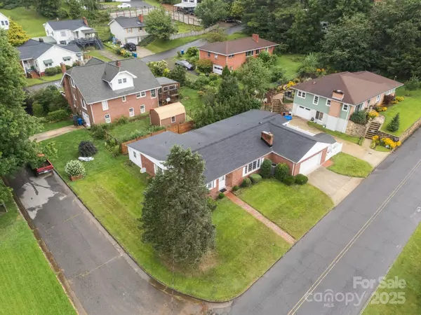 Canton, NC 28716,109 Rhoda ST