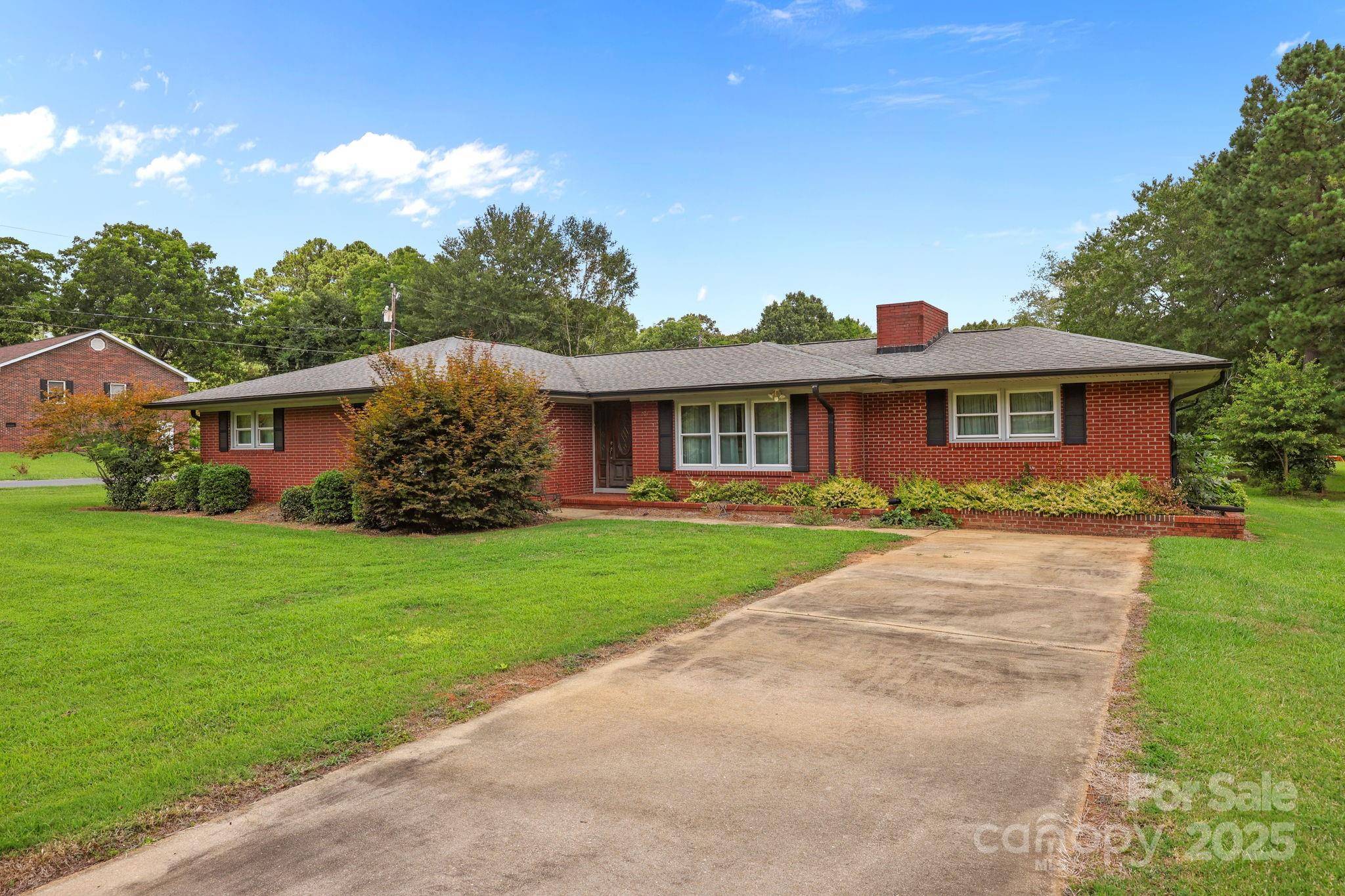 Norwood, NC 28128,207 Allenton ST