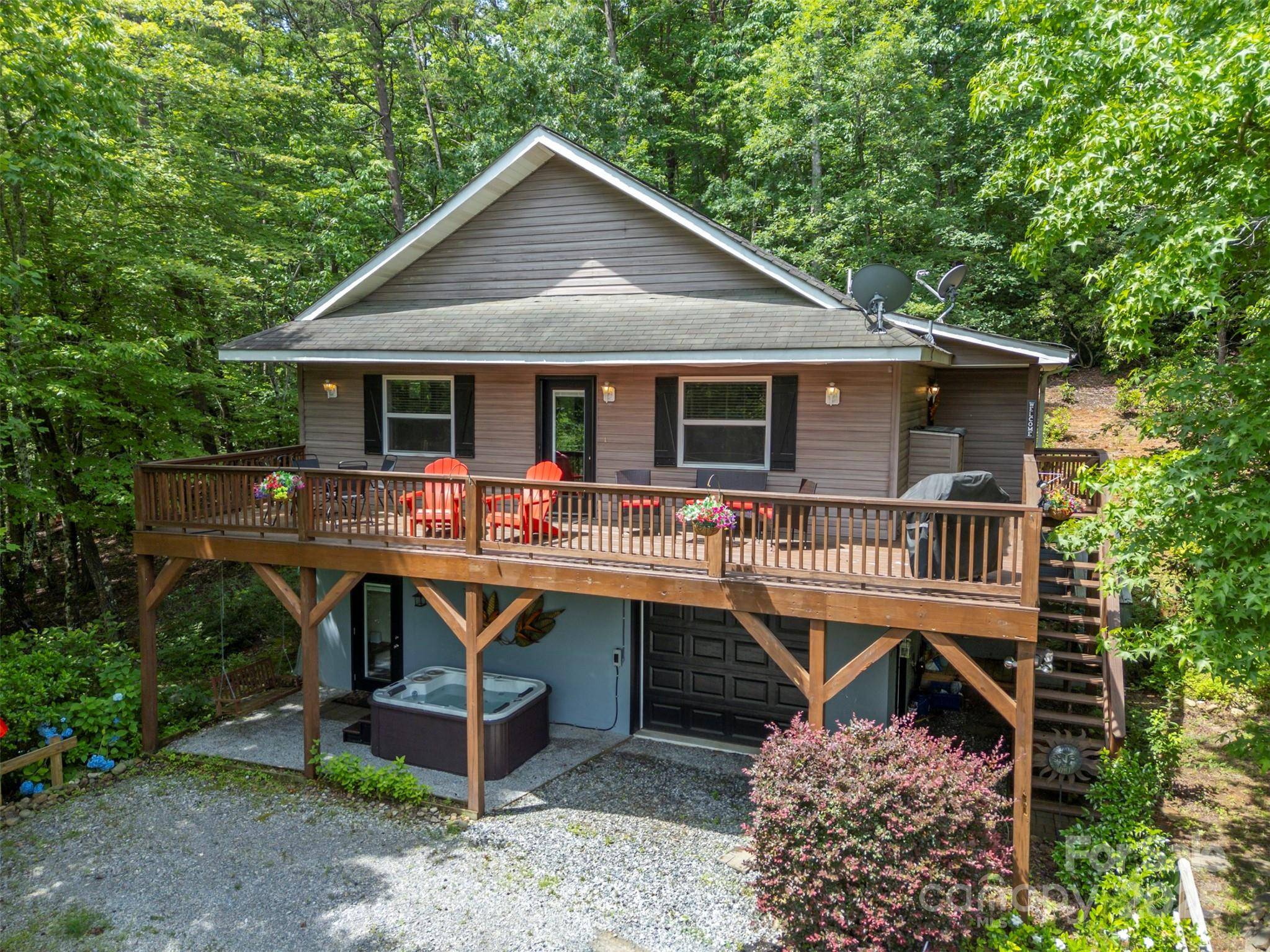 264 Oriole DR, Lake Lure, NC 28746