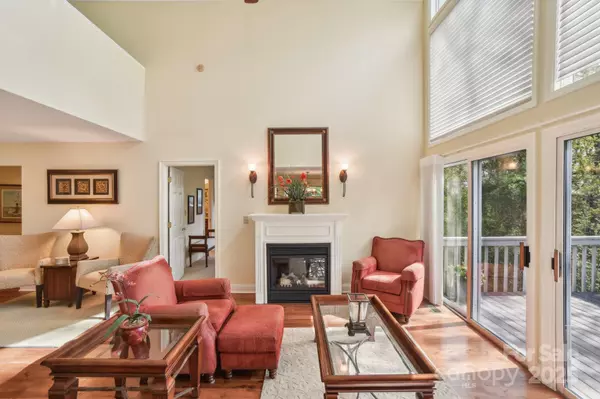 Flat Rock, NC 28731,320 Dawnbrook DR