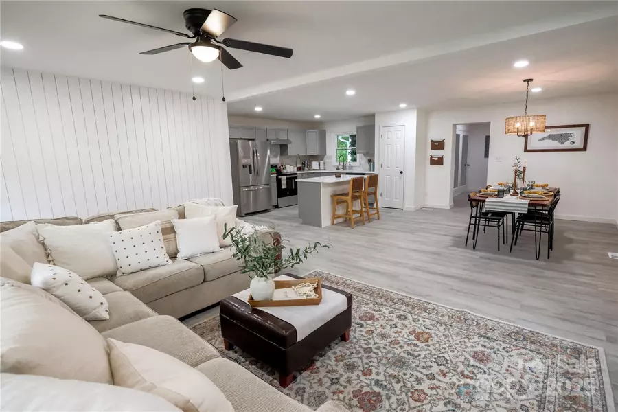 2518 Cove Creek DR, Gastonia, NC 28056