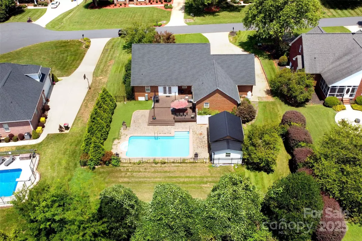 Lincolnton, NC 28092,2914 Weatherfield DR