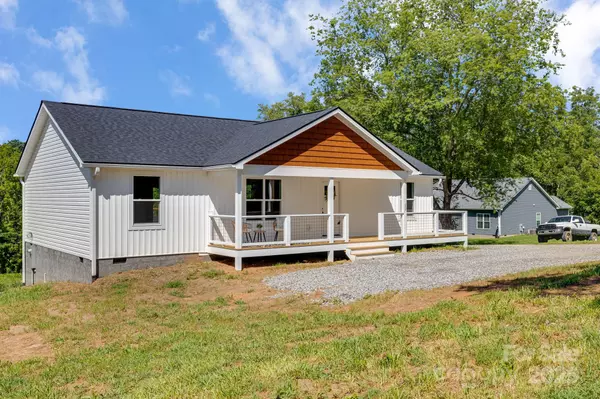 Canton, NC 28716,607 Silkwood DR