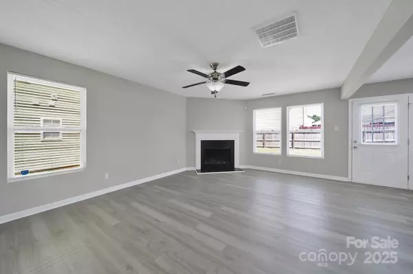 Charlotte, NC 28269,2707 Cochrane DR
