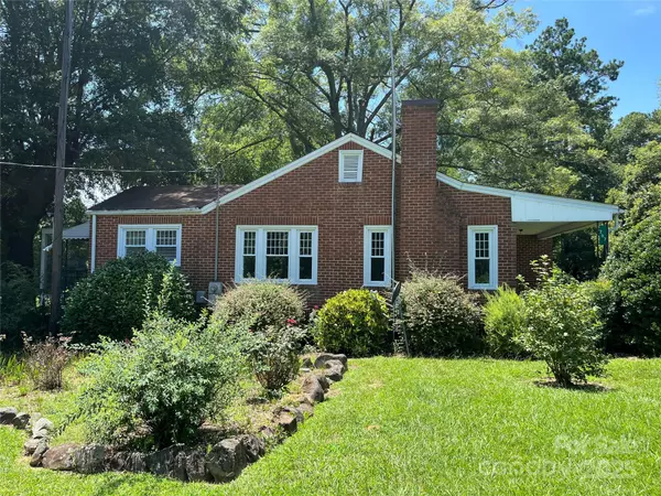 Biscoe, NC 27209,207 Leach ST