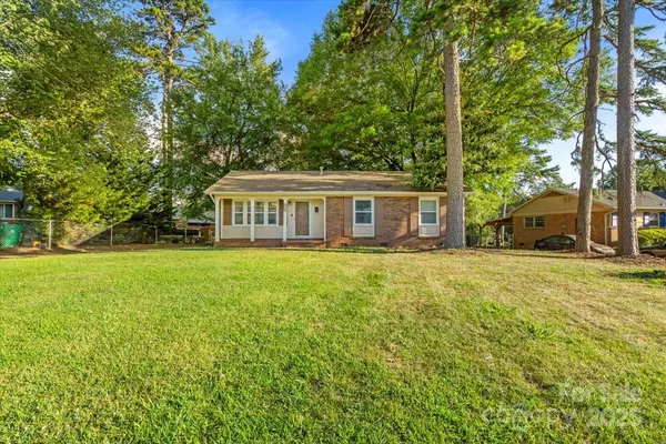 Charlotte, NC 28208,4713 Woodway PL