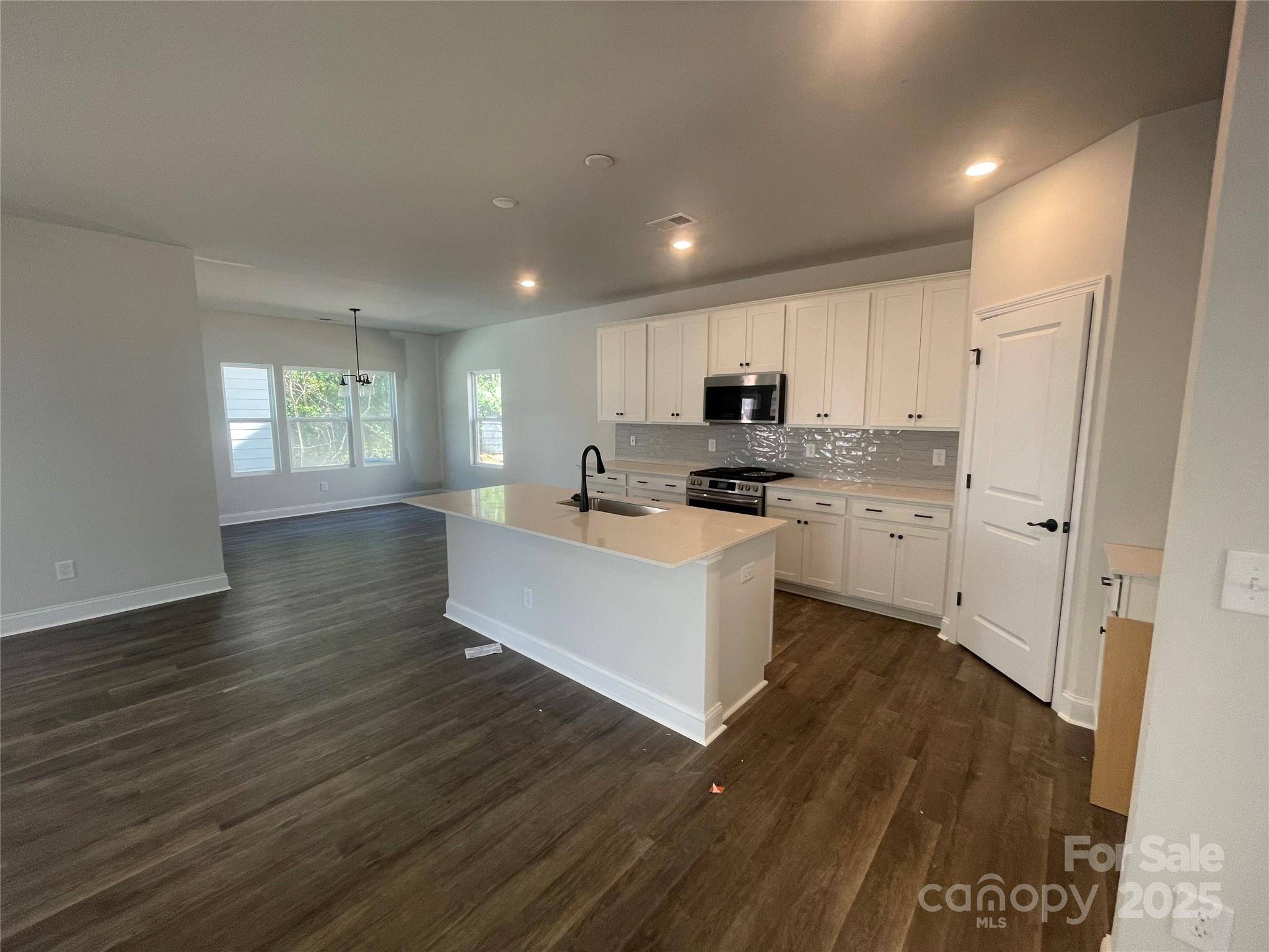 Matthews, NC 28105,4024 Grommet CT