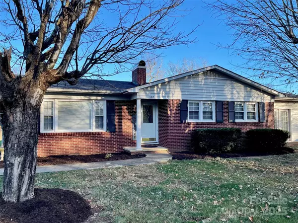 Hudson, NC 28638,122 Eastview ST