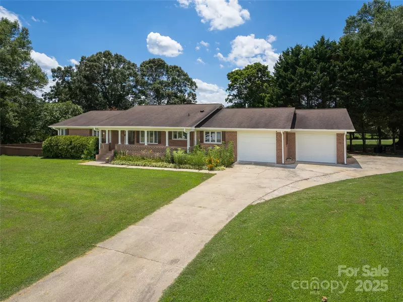5486 E Highway 27 HWY, Iron Station, NC 28080