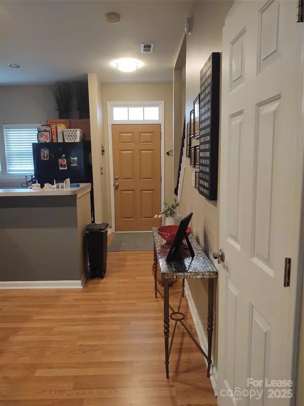 Charlotte, NC 28205,3043 Uxbridge Woods CT