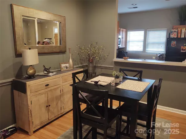 Charlotte, NC 28205,3043 Uxbridge Woods CT