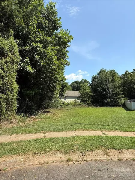 8124 Pozzi RD, Charlotte, NC 28216