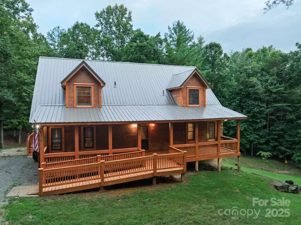 2401 Hundred Acres LN, Lenoir, NC 28645