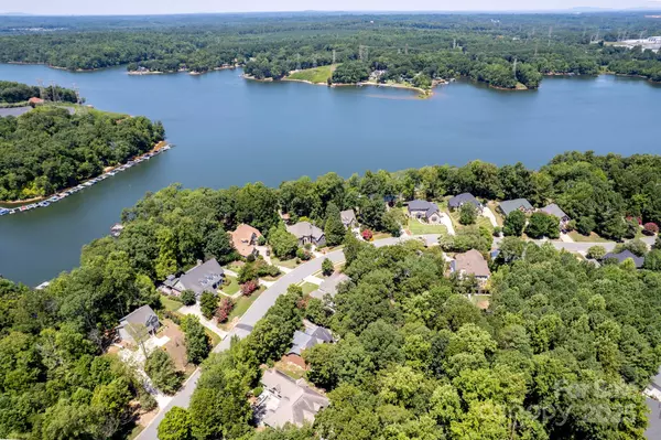 Charlotte, NC 28214,2624 Mt Isle Harbor DR