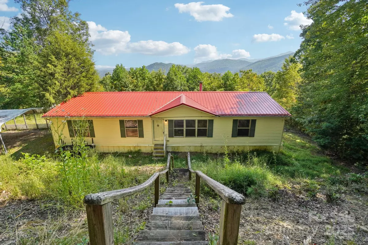 Candler, NC 28715,17 St Bernard LN