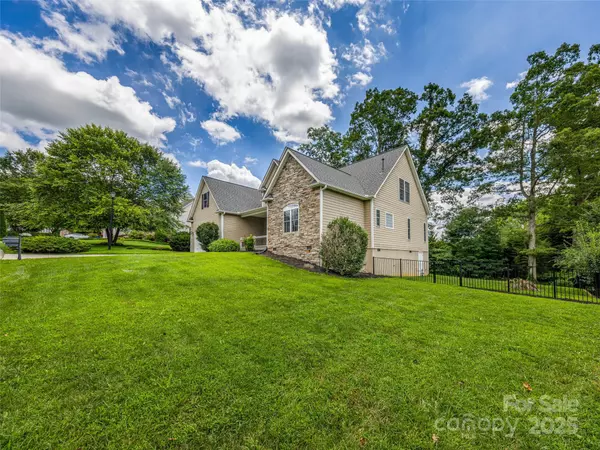 Arden, NC 28704,9 Foggy Glen DR