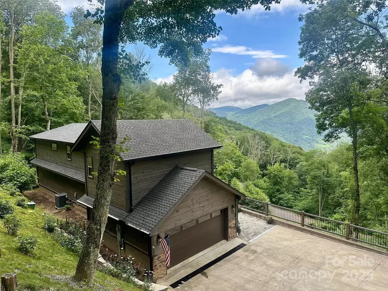 82 Gadohi TRL, Maggie Valley, NC 28751