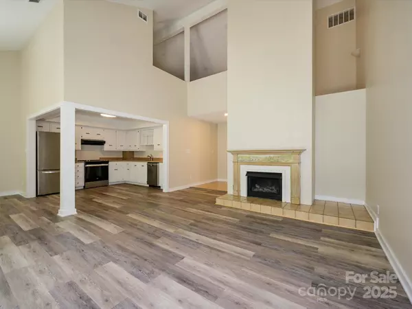 Lake Wylie, SC 29710,203 Riverview TER