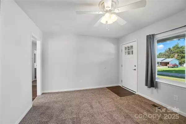 Newton, NC 28658,2224 Chatham ST