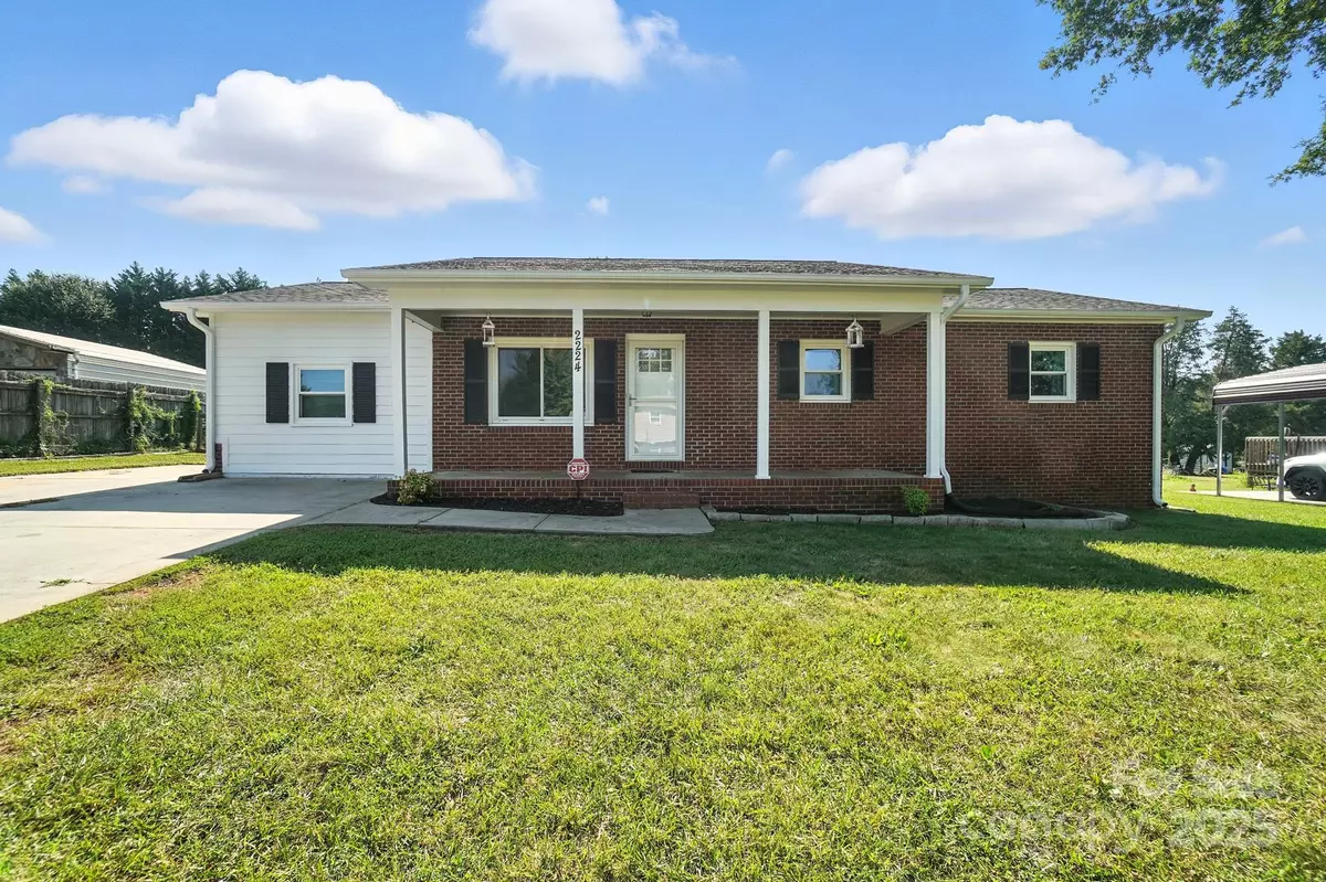 Newton, NC 28658,2224 Chatham ST