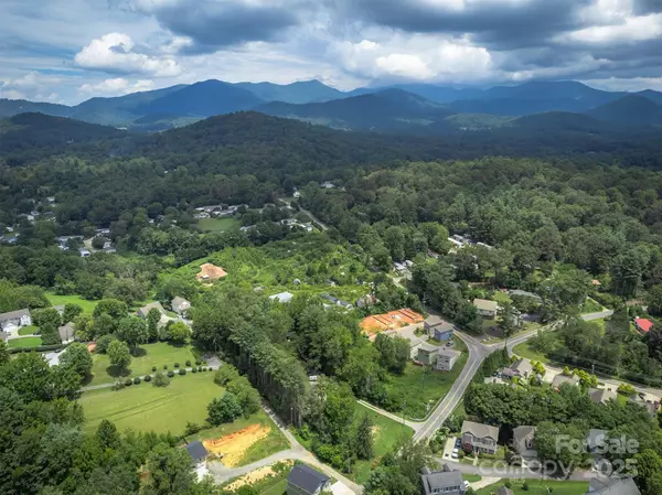 Asheville, NC 28805,10 Village East CT