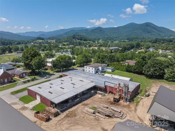 Waynesville, NC 28786,635 Sonoma RD
