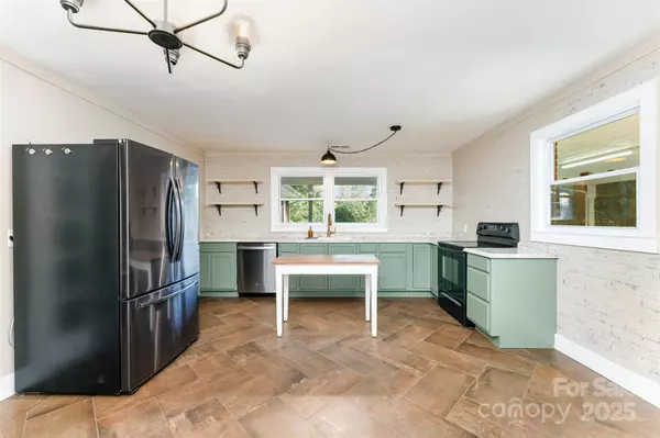 Kannapolis, NC 28083,3075 Simmons ST