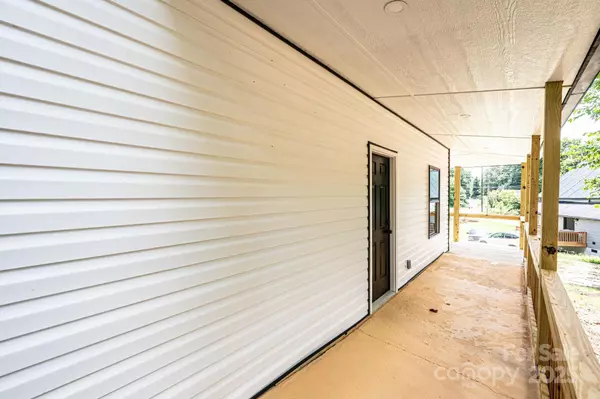 Granite Falls, NC 28630,204 Hickory ST #A