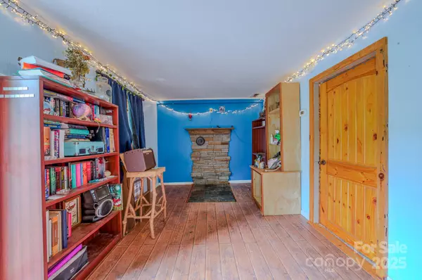 Swannanoa, NC 28778,129 Harrison ST