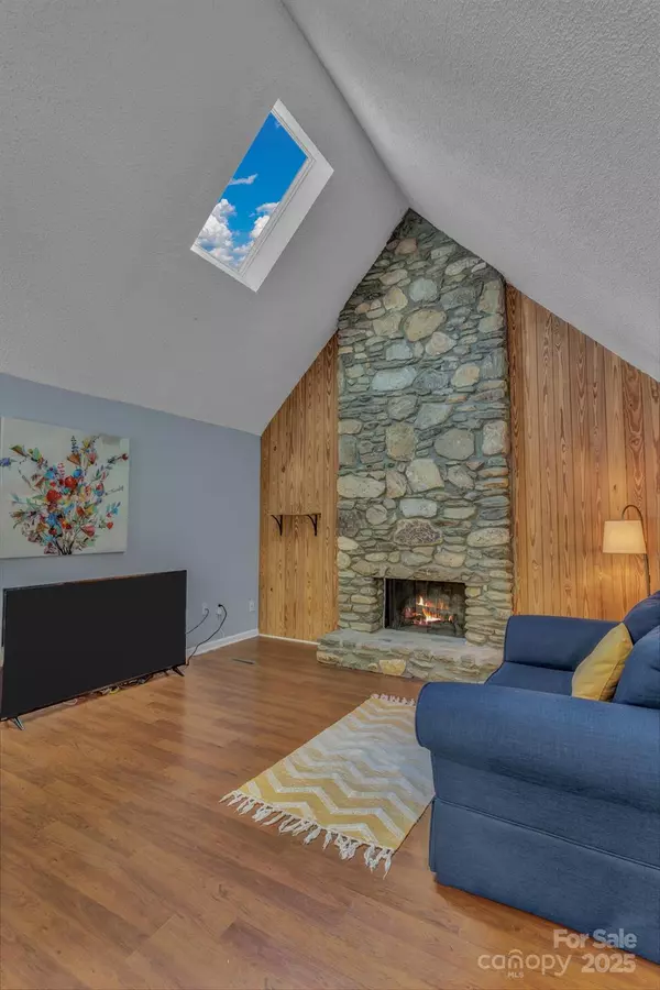 Arden, NC 28704,5 Fairway DR