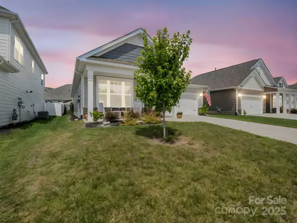 Hendersonville, NC 28792,134 Fox Cove RD