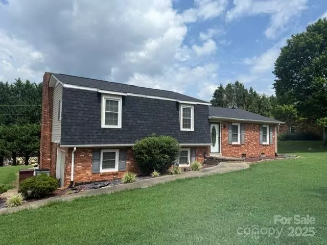 2205 Olde Well RD, Hudson, NC 28638