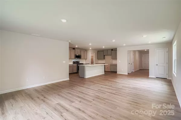 Troutman, NC 28166,107 Astor ST