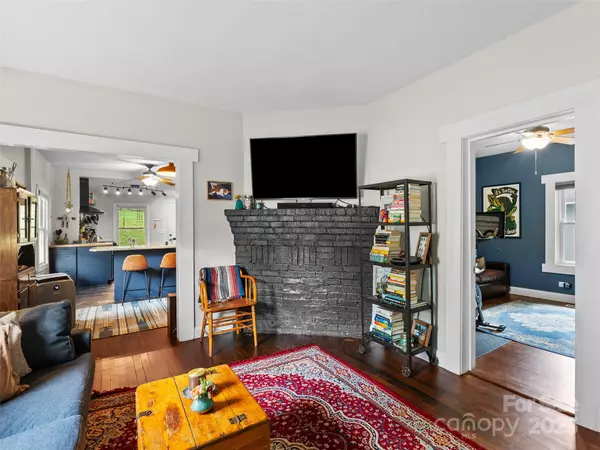 Asheville, NC 28806,76 Allen ST